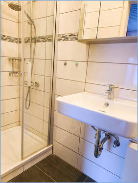 Duschbad - WE Hinterhaus OG - 