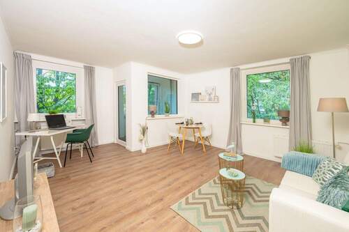 Wohnzimmer - 2 Zimmer Etagenwohnung zum Kaufen in Hamburg