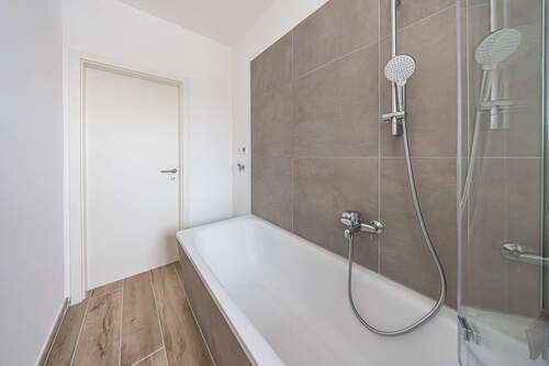 Badezimmer - Wenn Licht auf Zuhause trifft - Ihr Dachgeschoss in Borna-Wyhra!