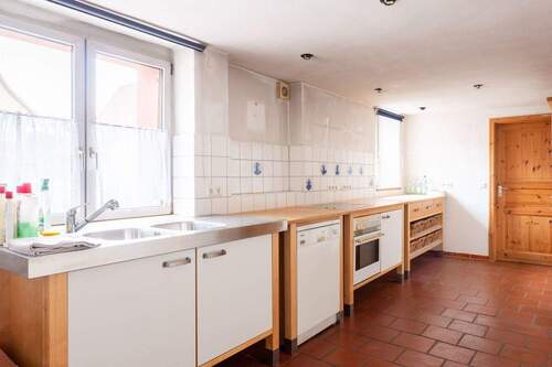 Bild 1 - Sanierungsbedürftiges Bauernhaus