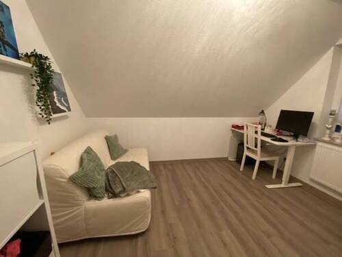 Zimmer 3 - z.B. Arbeitszimmer - 