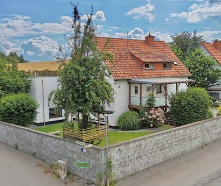 Vorder-Seitenansicht (2) - 1 Zimmer Einfamilienhaus zum Kaufen in Felsberg / Beuern