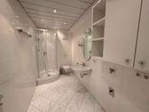 Gäste-WC mit Dusche - 