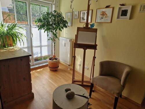 Arbeits- oder Kinderzimmer - 