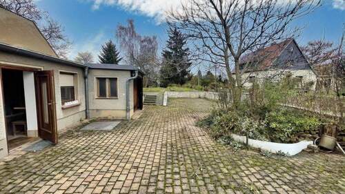 Garage/Stellplatz - 5 Zimmer Doppelhaushälfte in Radebeul