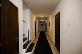 Treppe + Flur - 