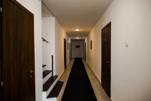 Treppe + Flur - 
