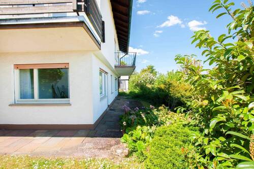 Terrasse vor dem UG - 7 Zimmer Mehrfamilienhaus, Wohnhaus in Würzburg