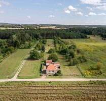 Alleinlage pur - 30er-Jahre-Haus mitten im Feld in Michendorf