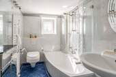 Bad mit Wanne - 