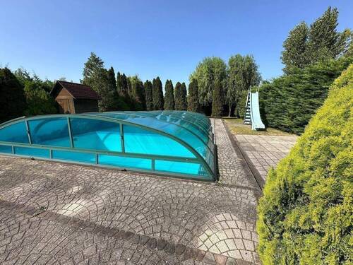Pool.jpg - 