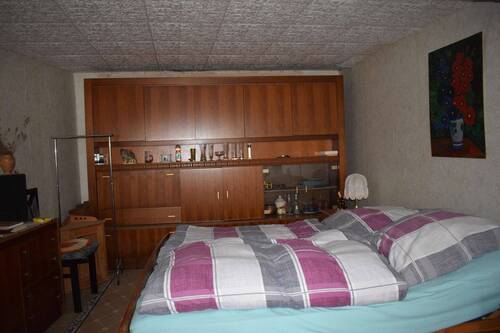 Schlafzimmer Erdgeschoss - Mehrfamilienhaus, Wohnhaus mit 245,80 m² in Sparneck zum Kaufen