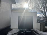 eigene Garage mit elektr. Tor - 