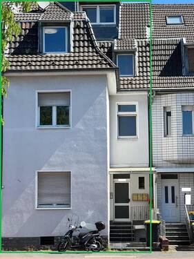Vorderansichten (2) - 9 Zimmer Mehrfamilienhaus, Wohnhaus zum Kaufen in Köln / Höhenberg