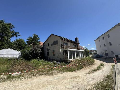 Hausansicht - 8 Zimmer Einfamilienhaus zum Kaufen in Lauingen