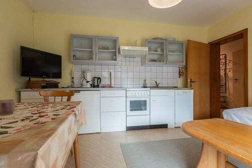 Küche mit EBK (UG) (2) - 