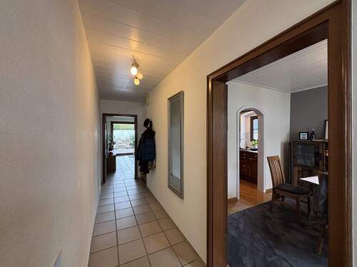 Flur EG - 4 Zimmer Einfamilienhaus zum Kaufen in Graach