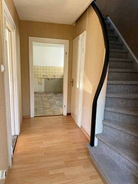 Flur Im Erdgeschoss - 4 Zimmer Doppelhaushälfte in Syke