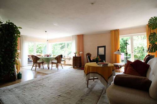 Wohnzimmer - Etagenwohnung mit 100,00 m² in Bad Boll zum Kaufen
