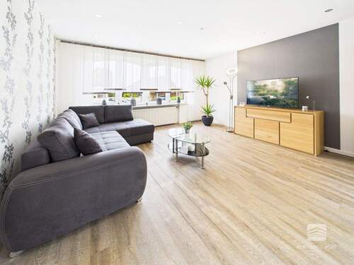 Wohn-/Esszimmer - 
