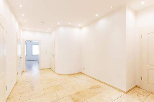 Das Entree der EG-Wohnung - 1 Zimmer Mehrfamilienhaus, Wohnhaus in Düsseldorf