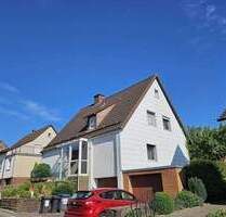 Schönes 280 qm-Zweifamilienhaus mit Garagen + Garten - Uslar