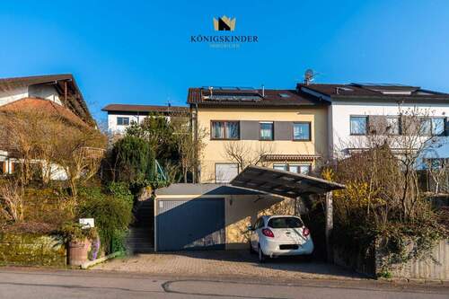 Außenansicht - Platzwunder mit Potenzial: Großzügige Doppelhaushälfte in Oberstenfeld mit Einliegerwohnung