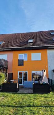 Rückansicht mit Terrasse - 6 Zimmer Reihenmittelhaus in Schmerkendorf
