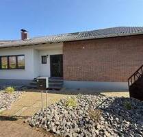 Großzügiges Familienhaus mit Garten2 Garagen und Stellplätze in 66740 Steinrausch zu verkaufen - Saarlouis