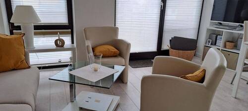 Wohnraum zur Balkonseite - 1 Zimmer Etagenwohnung in Timmendorfer Strand