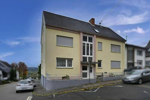 Frontansicht - Profitables Dreifamilienhaus in schöner Aussichtslage! + Grundstück mit positiver Bauvoranfrage!