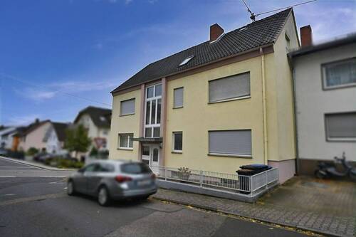 Frontansicht - 8 Zimmer Mehrfamilienhaus, Wohnhaus zum Kaufen in Weitersburg