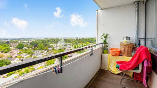Loggia 1 - Attraktive 2-Zimmer-Wohnung mit West-Loggia in gepflegtem Hochhaus mit Weitblick