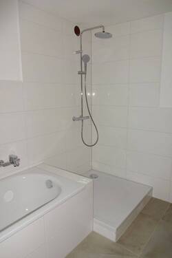 ..mit Wanne+Regendusche - 