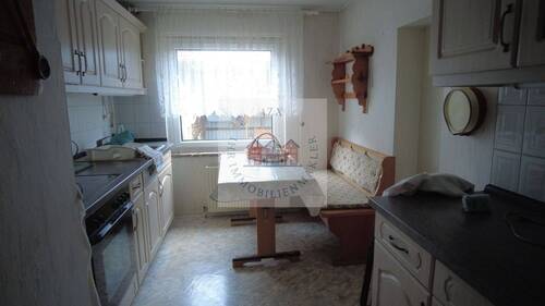 Küche mit Speisekammer - 5 Zimmer Einfamilienhaus in Zechin