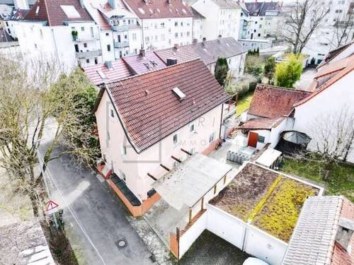 Drohne - Mehrfamilienhaus, Wohnhaus mit 260,00 m&sup2; in Neu-Ulm zum Kaufen