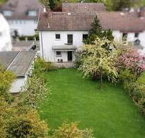 Sanierungsbedürftige Doppelhaushälfte mit großem Garten am Sachsenhäuser Berg - Frankfurt am Main Sachsenhausen