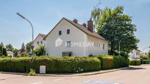 Außenansicht 1 - Dreifamilienhaus mit ca. 240 m² Wohnfläche auf großzügigem Grundstück