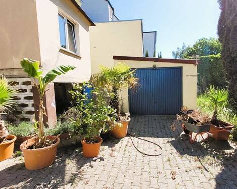 Garage - 6 Zimmer Einfamilienhaus zum Kaufen in Essen