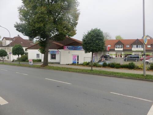 Eckladenlokal mit Strassenblick.JPG - 