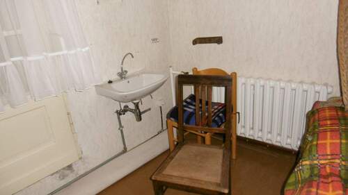 Zimmer mit Wasseranschluß im OG - 