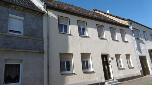 Vorderansicht - 7 Zimmer Reihenmittelhaus zum Kaufen in Zahna-Elster