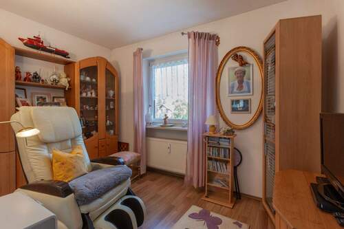 Arbeits- oder Kinderzimmer - 