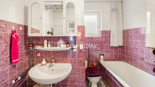 1. OG Badezimmer 1 - 