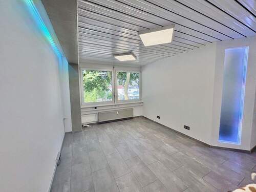 Eingangsbereich - RICH - Modernisierte Büroflächen an verkehrsgünstig gelegenem Gewerbestandort - provisionsfrei