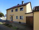 Eingangsansicht - Holzwickede: Schönes 1-2 Familienwohnhaus