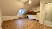 Wohnküche - Helle 2-Zimmer-Dachgeschosswohnung mit Einbauküche - frisch renoviert
