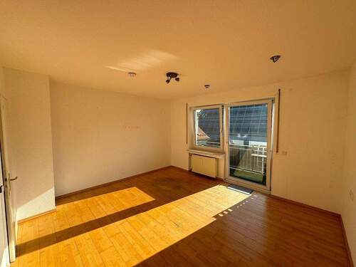 BG0146_Zimmer+Südbalkon - WG - Wohnen für max 3 Personen im 3.OG.zentrale Lage in Ulm - Mitte