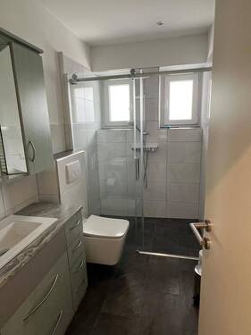 Badezimmer 1 - 6 Zimmer Mehrfamilienhaus, Wohnhaus in Mönchengladbach