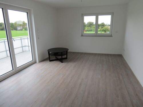Helles Wohnzimmer - 3 Zimmer Etagenwohnung in Crailsheim-Onolzheim